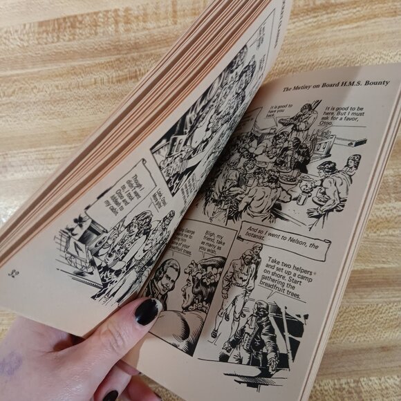 Mutiny on Board HMS Bounty Bligh 1984 B&W Pocket Classics Comic Paperback Vtg - Picture 6 of 6